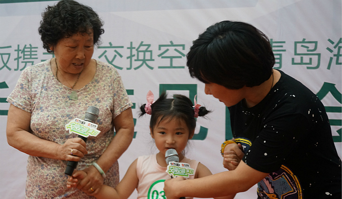 说明: （家庭海选现场1）.jpg